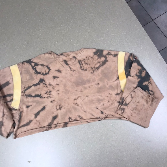 Tommy Hilfiger Cropped Shirt - Picture 13 of 14